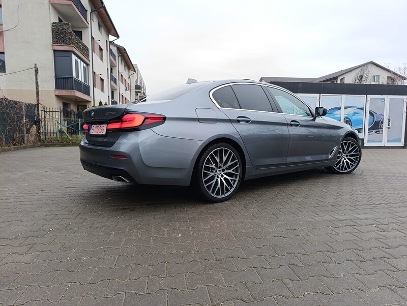 BMW 530